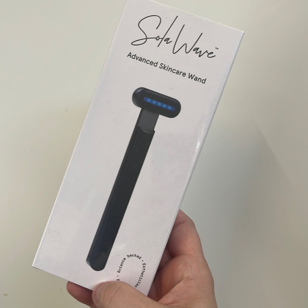 Solawave blue light wand